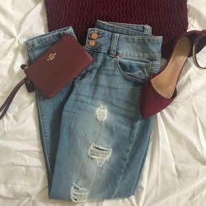 Refuge Distressed Jeans